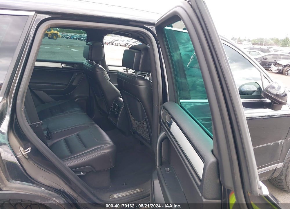 2014 VOLKSWAGEN TOUAREG TDI R-LINE VIN: WVGDP9BP9ED001400