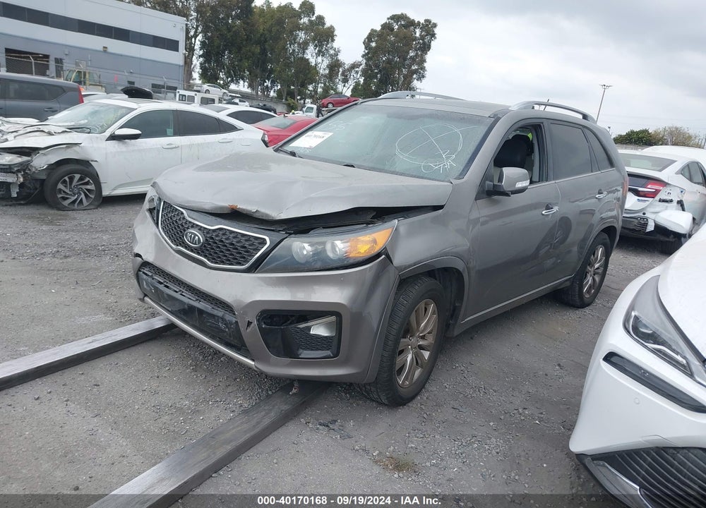 2013 KIA SORENTO SX VIN: 5XYKW4A2XDG330923