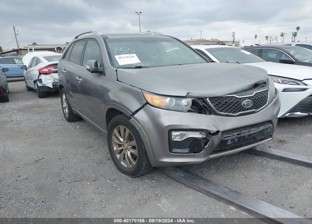 2013 KIA SORENTO SX VIN: 5XYKW4A2XDG330923
