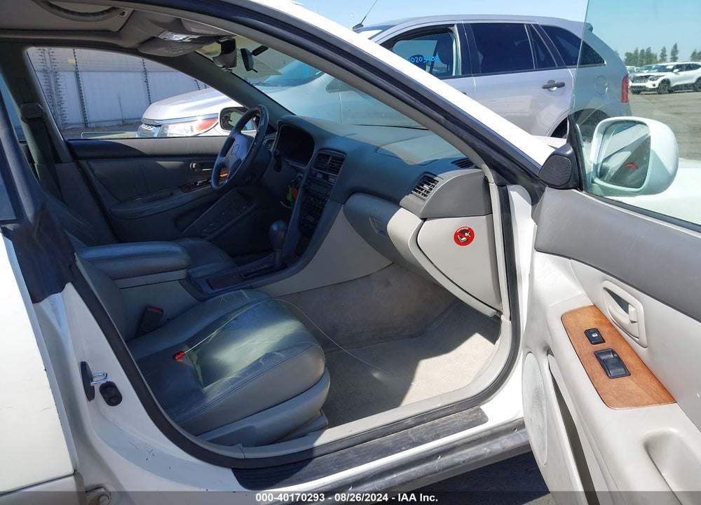 1997 LEXUS ES 300 VIN: JT8BF22G5V0033997