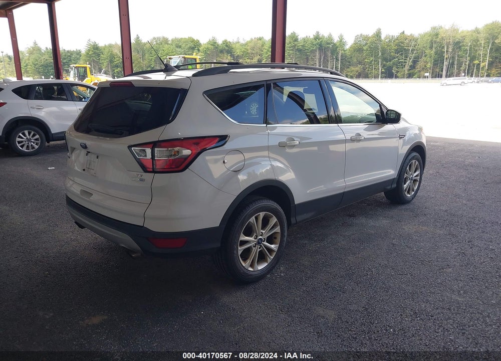 2018 FORD ESCAPE SE VIN: 1FMCU9GD9JUD39229