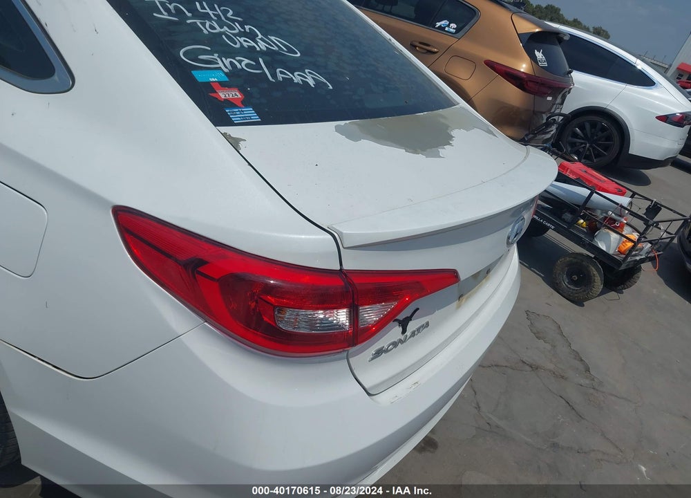 2015 HYUNDAI SONATA SE VIN: 5NPE24AF3FH003285