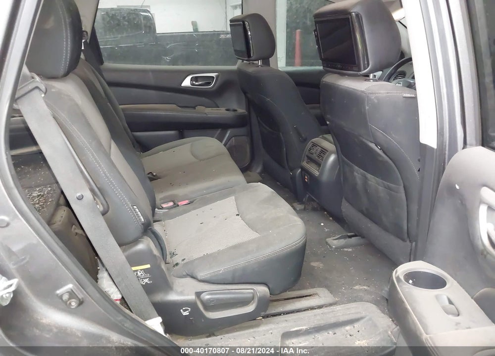 2018 NISSAN PATHFINDER S VIN: 5N1DR2MN8JC626612