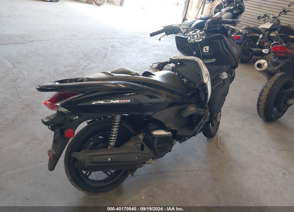2013 HONDA PCX 150 VIN: MLHKF1217D5005785