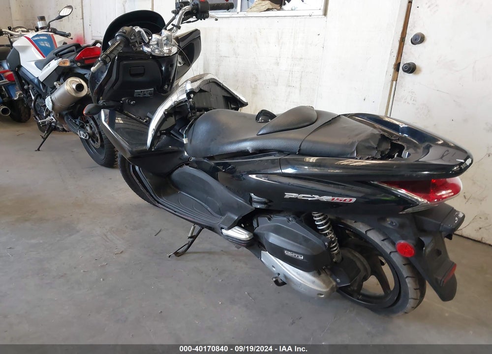 2013 HONDA PCX 150 VIN: MLHKF1217D5005785