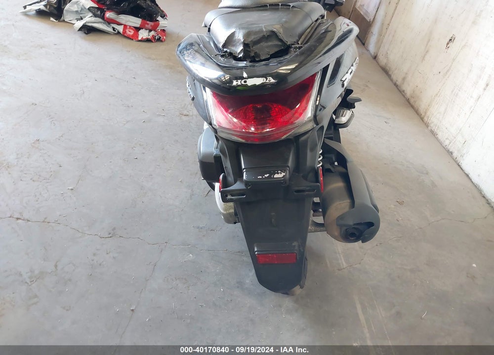 2013 HONDA PCX 150 VIN: MLHKF1217D5005785