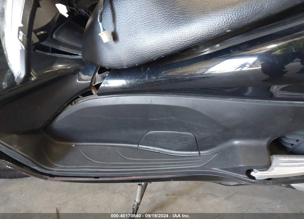 2013 HONDA PCX 150 VIN: MLHKF1217D5005785