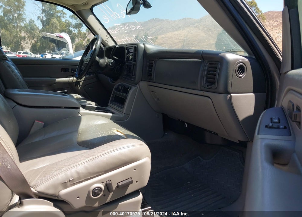 2005 CHEVROLET SUBURBAN 1500 LT VIN: 3GNEC16Z85G150179