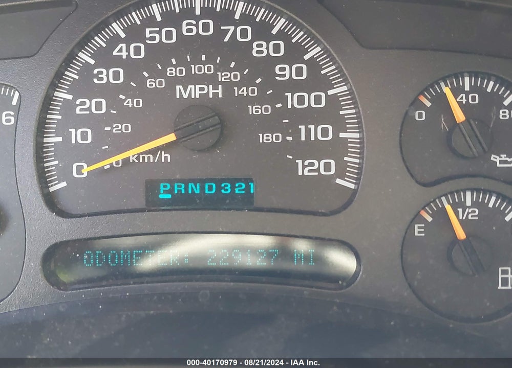 2005 CHEVROLET SUBURBAN 1500 LT VIN: 3GNEC16Z85G150179