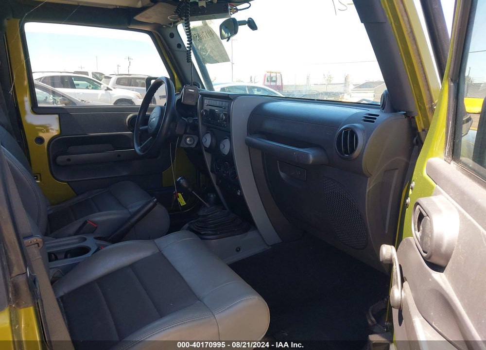 2008 JEEP WRANGLER X VIN: 1J4FA24118L528320
