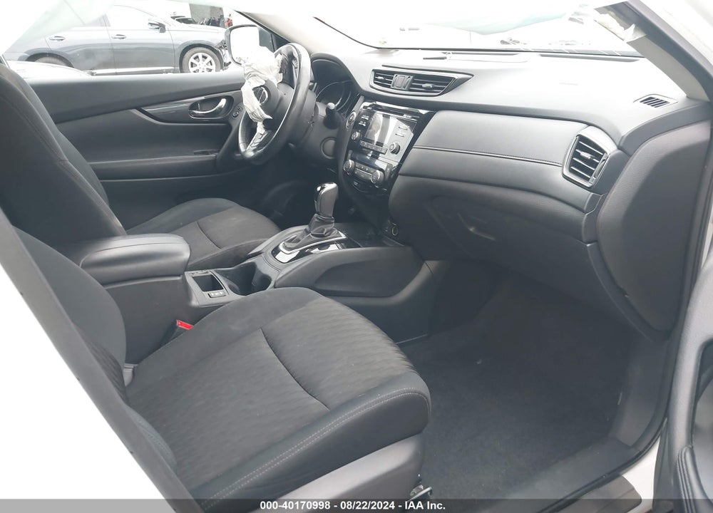 2017 NISSAN ROGUE SV VIN: 5N1AT2MT5HC755095
