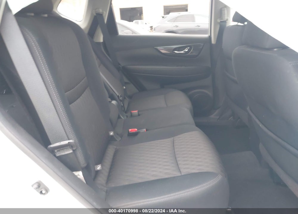 2017 NISSAN ROGUE SV VIN: 5N1AT2MT5HC755095