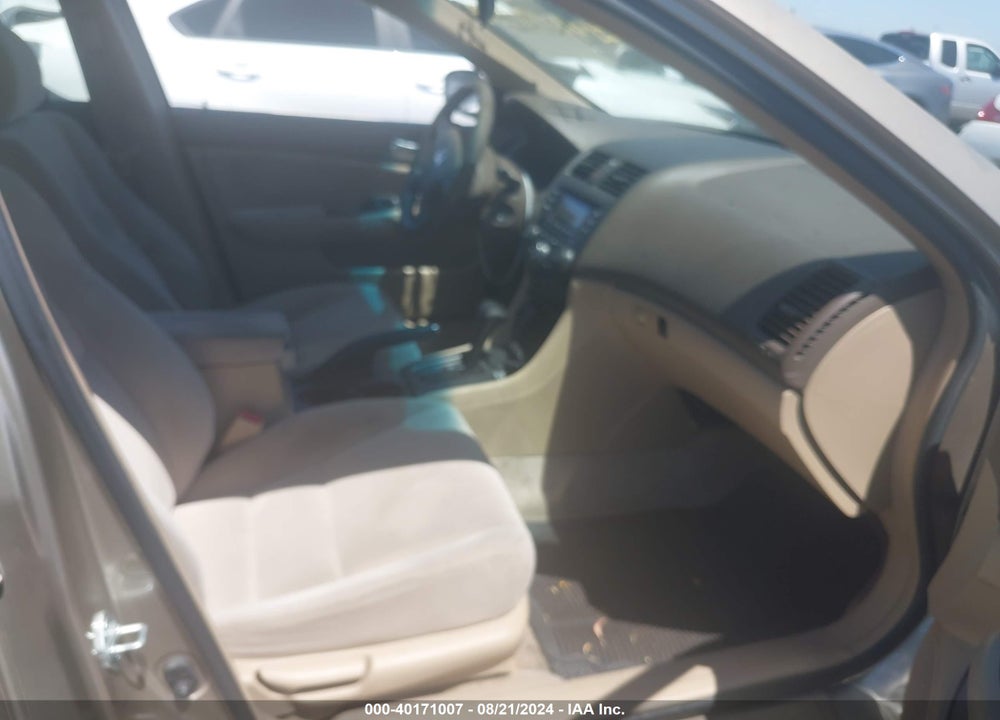 2004 HONDA ACCORD 2.4 LX VIN: JHMCM56344C035403