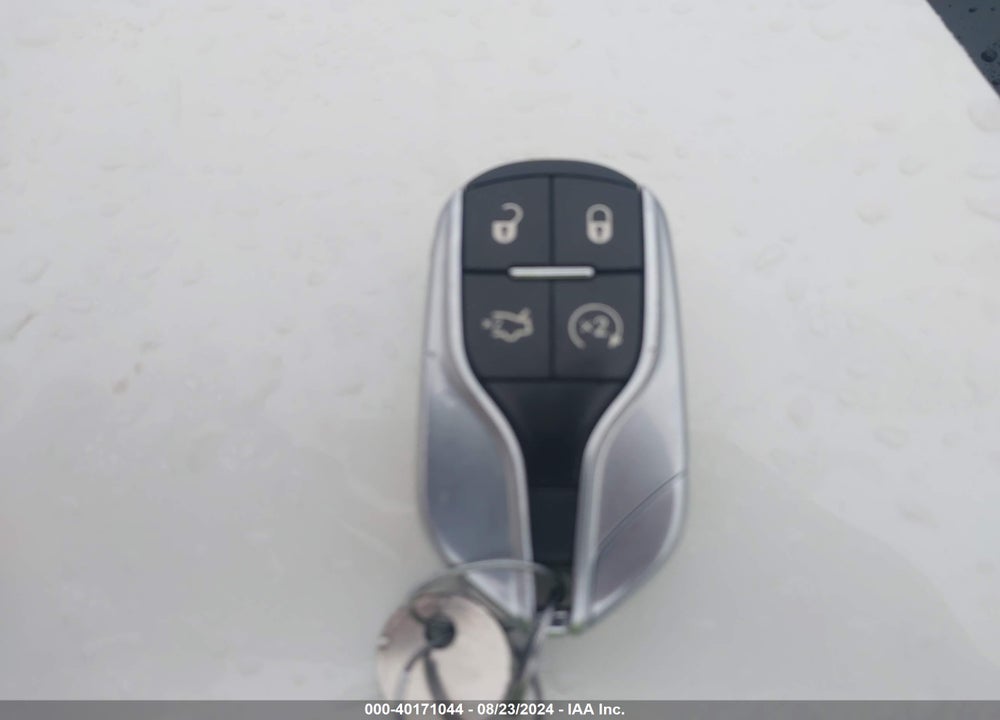 2018 MASERATI LEVANTE GRANLUSSO VIN: ZN661XUL5JX289386