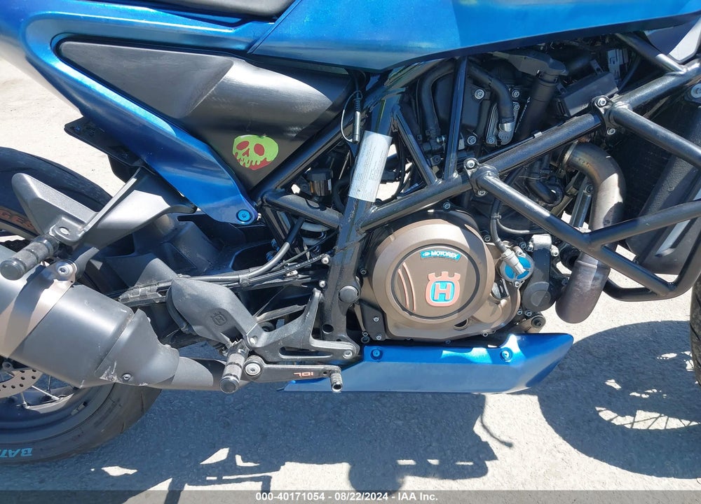 2020 HUSQVARNA VITPILEN 701 VIN: VBKUPV407LM773841