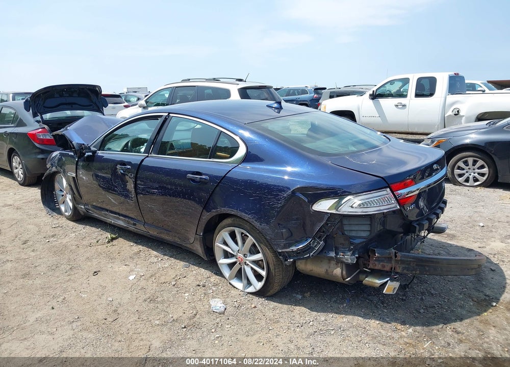 2015 JAGUAR XF 3.0 PORTFOLIO/3.0 SPORT VIN: SAJWJ0FF4F8U67744