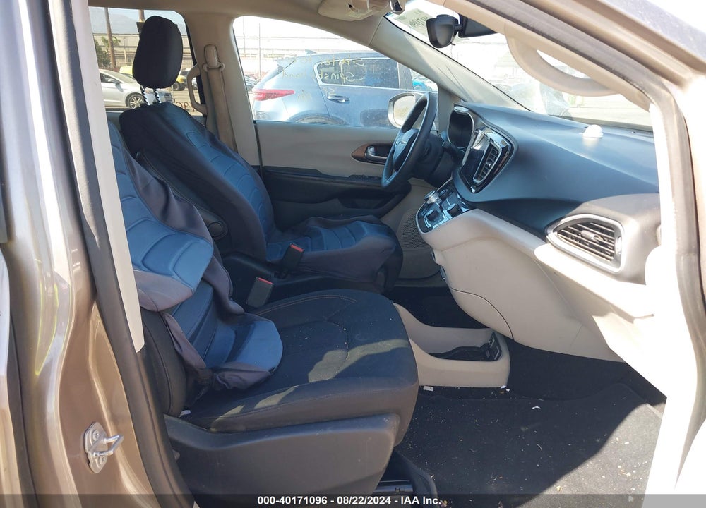 2017 CHRYSLER PACIFICA TOURING VIN: 2C4RC1DGXHR609061