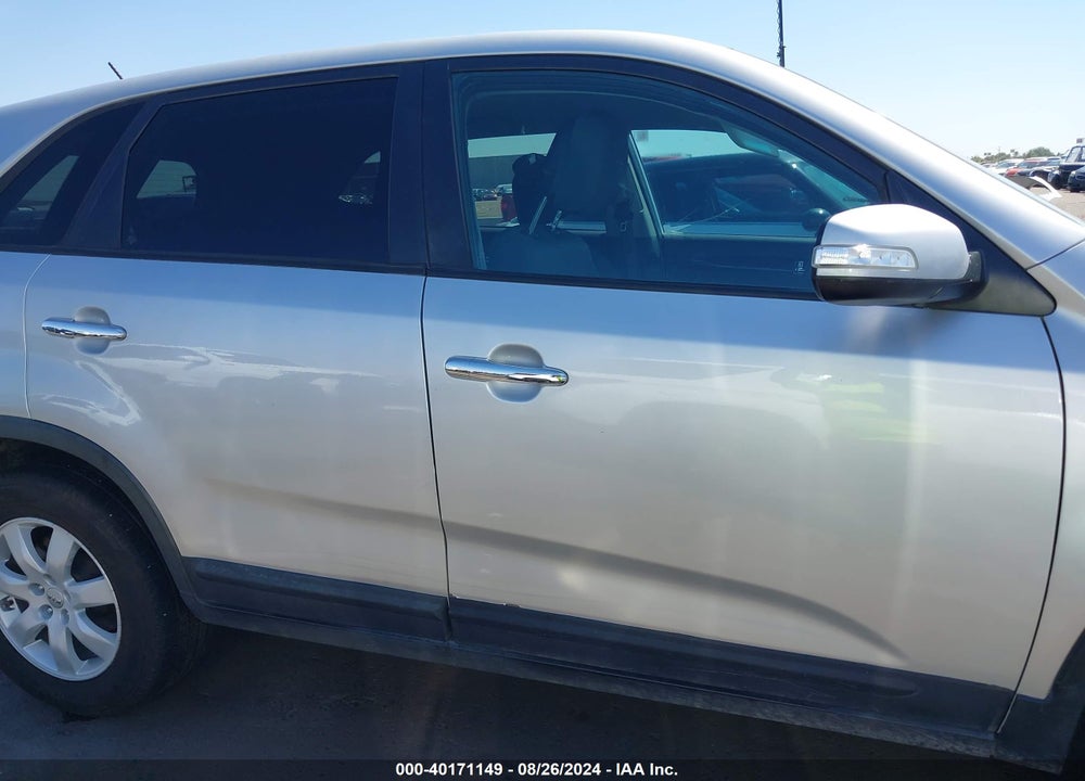 2013 KIA SORENTO LX VIN: 5XYKT3A15DG417087