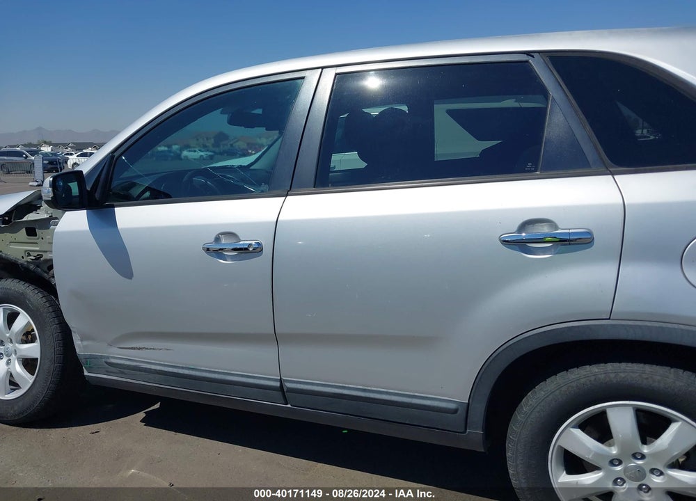 2013 KIA SORENTO LX VIN: 5XYKT3A15DG417087