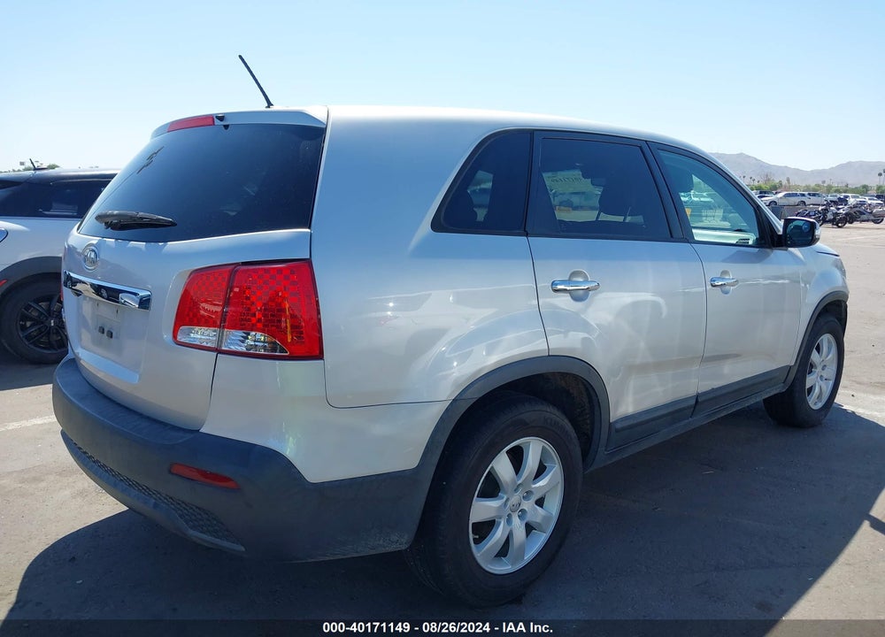2013 KIA SORENTO LX VIN: 5XYKT3A15DG417087