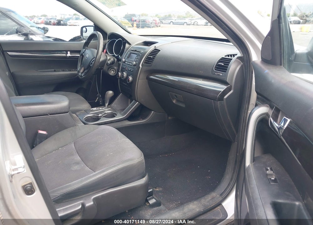 2013 KIA SORENTO LX VIN: 5XYKT3A15DG417087