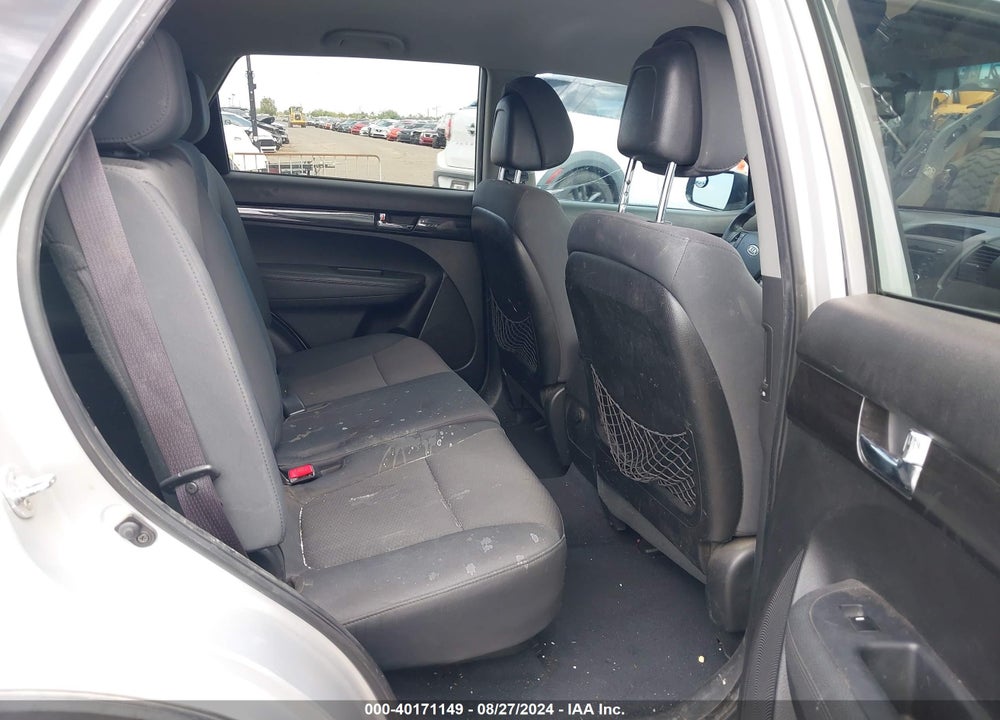 2013 KIA SORENTO LX VIN: 5XYKT3A15DG417087