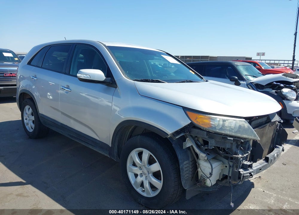 2013 KIA SORENTO LX VIN: 5XYKT3A15DG417087