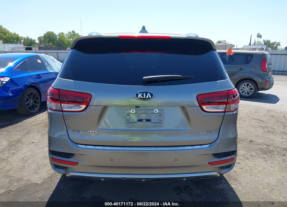 2017 KIA SORENTO 3.3L SX VIN: 5XYPKDA54HG321930