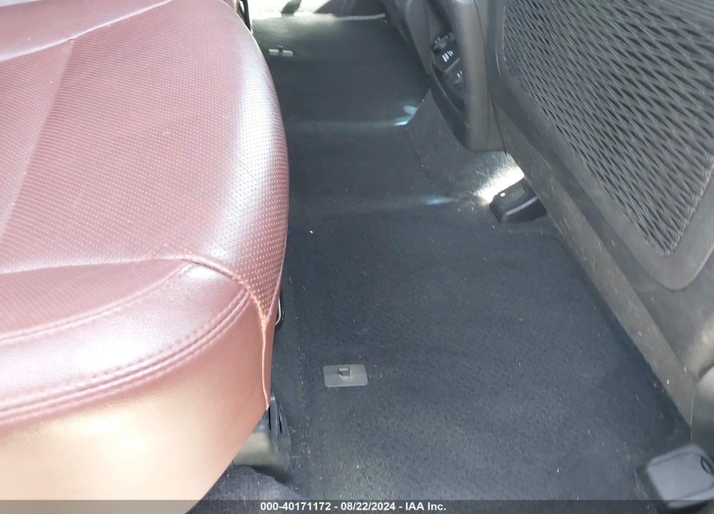 2017 KIA SORENTO 3.3L SX VIN: 5XYPKDA54HG321930