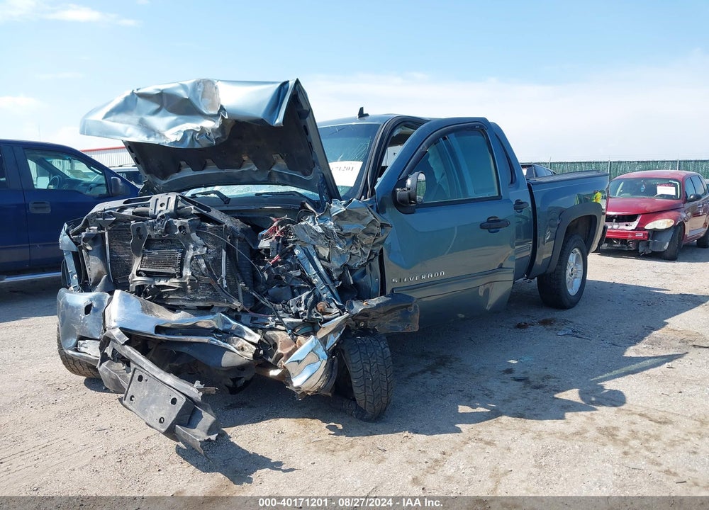2011 CHEVROLET SILVERADO 1500 LT VIN: 3GCPKSE34BG241307