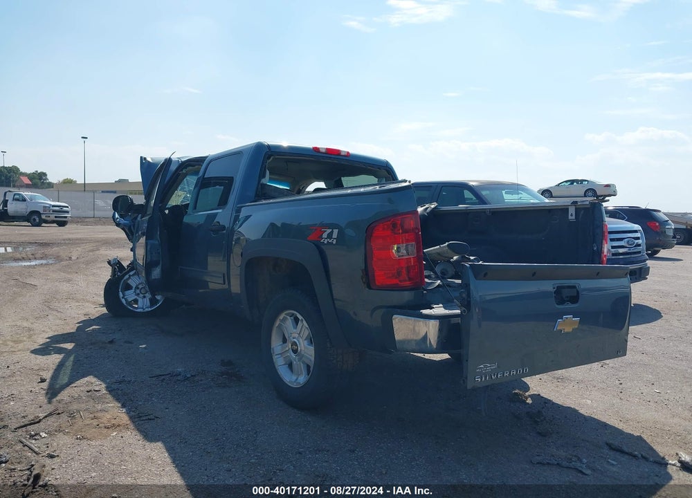 2011 CHEVROLET SILVERADO 1500 LT VIN: 3GCPKSE34BG241307