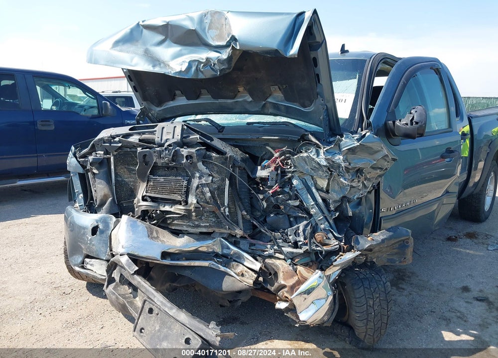 2011 CHEVROLET SILVERADO 1500 LT VIN: 3GCPKSE34BG241307