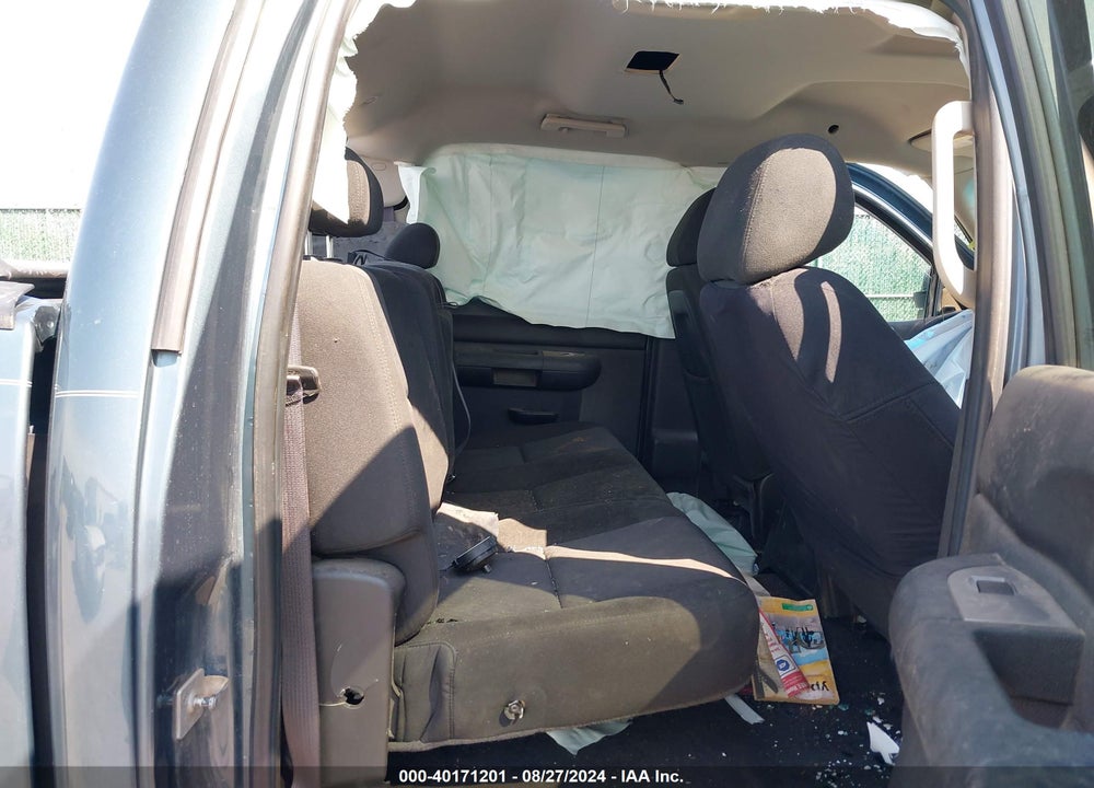 2011 CHEVROLET SILVERADO 1500 LT VIN: 3GCPKSE34BG241307