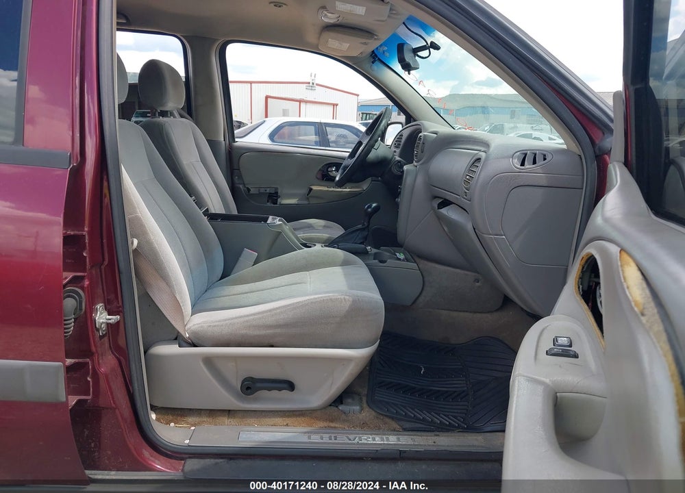 2005 CHEVROLET TRAILBLAZER LS VIN: 1GNDS13S952285704