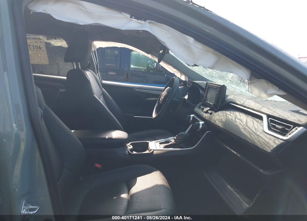 2020 TOYOTA RAV4 XLE VIN: 2T3W1RFV0LW059662