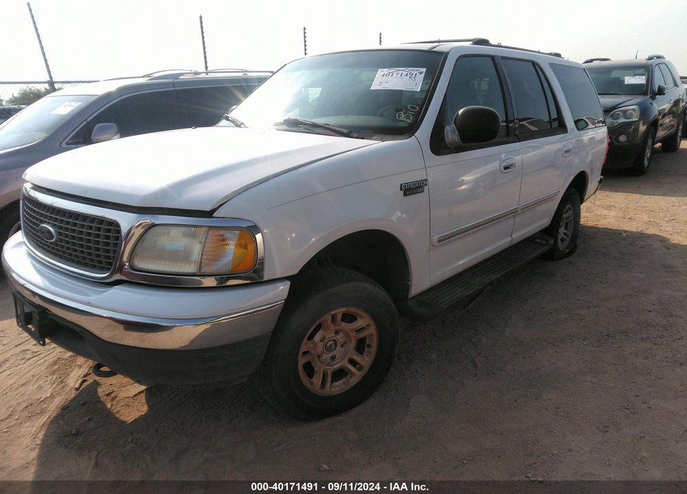 2000 FORD EXPEDITION XLT VIN: 1FMPU16L0YLA26355