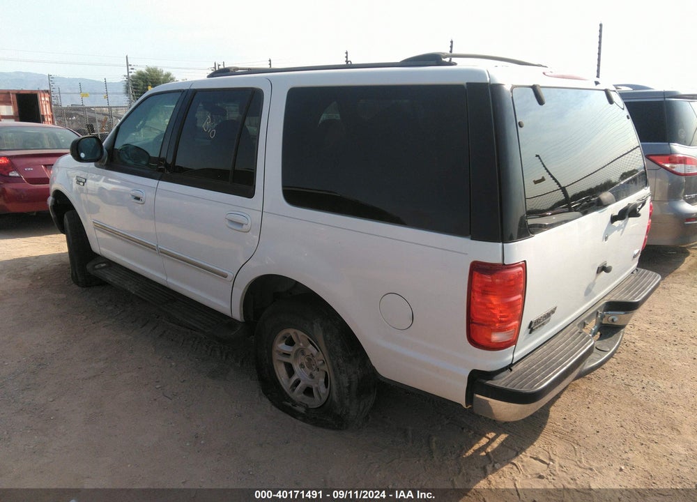2000 FORD EXPEDITION XLT VIN: 1FMPU16L0YLA26355