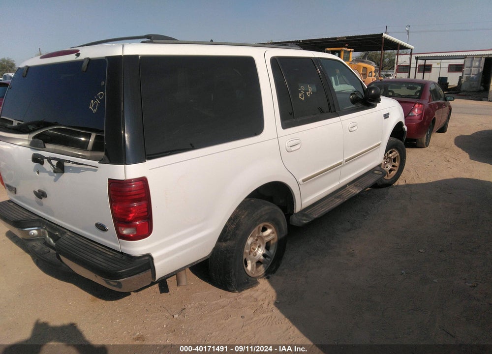 2000 FORD EXPEDITION XLT VIN: 1FMPU16L0YLA26355