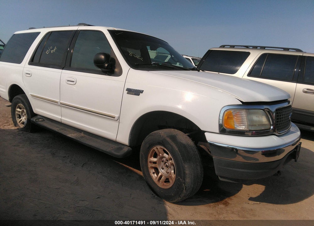 2000 FORD EXPEDITION XLT VIN: 1FMPU16L0YLA26355