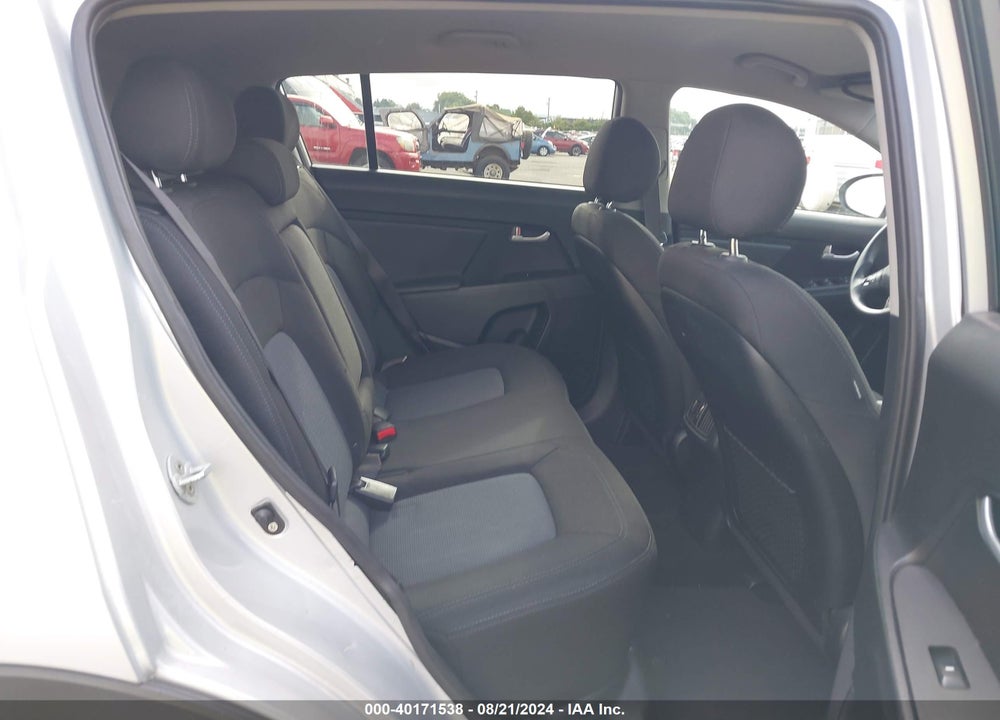 2016 KIA SPORTAGE LX VIN: KNDPB3AC8G7864668