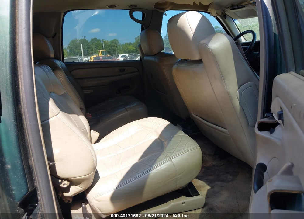 2001 CHEVROLET SUBURBAN 1500 LT VIN: 3GNEC16T51G175028