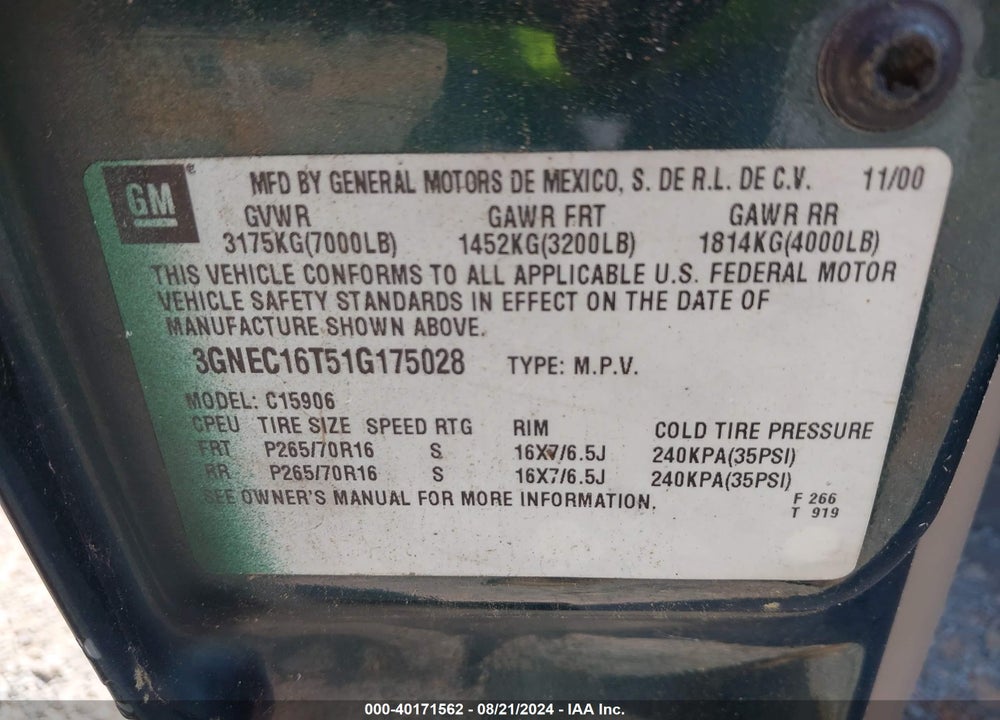 2001 CHEVROLET SUBURBAN 1500 LT VIN: 3GNEC16T51G175028