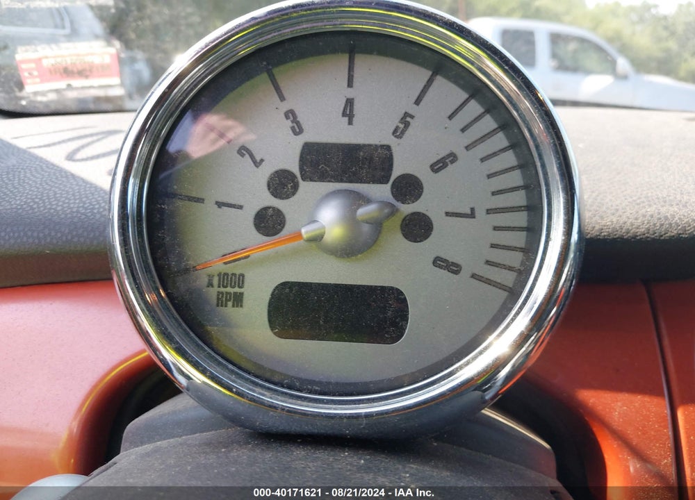 2005 MINI COOPER S VIN: WMWRH33425TF83077