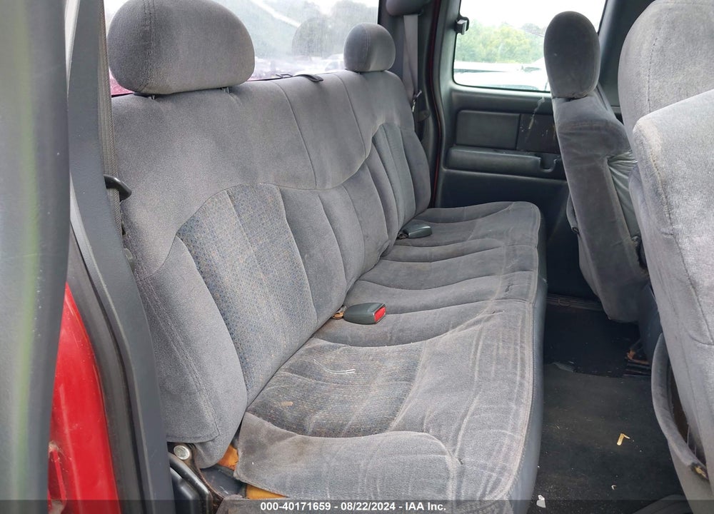 2002 CHEVROLET SILVERADO 1500 LS VIN: 2GCEC19T121145507