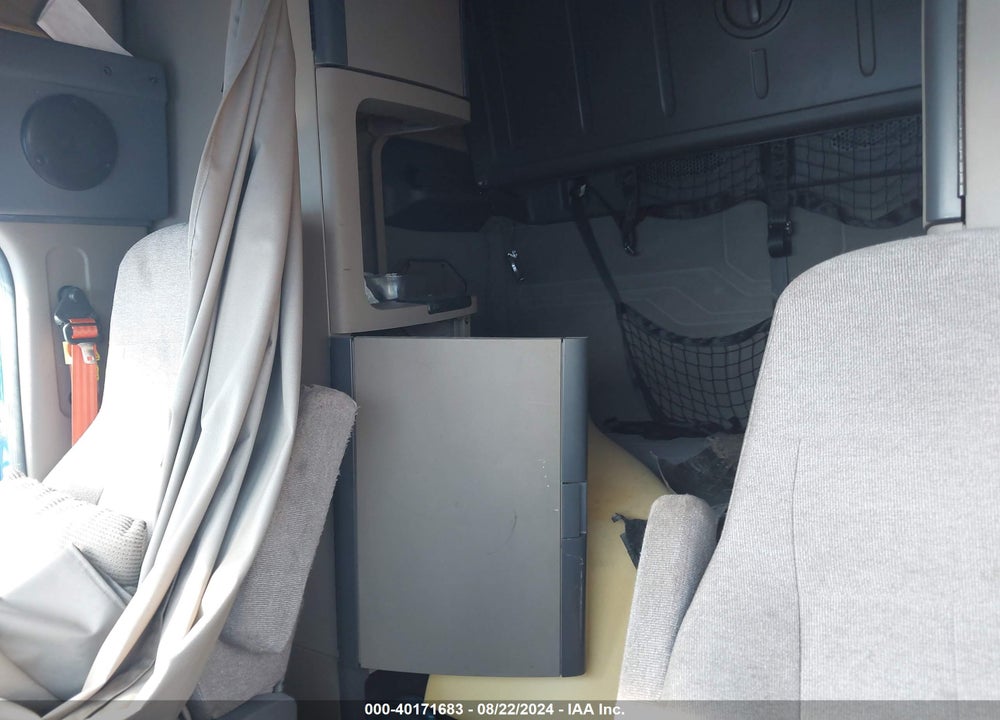 2017 FREIGHTLINER CASCADIA 125 VIN: 3AKJGLDR2HSHZ6934