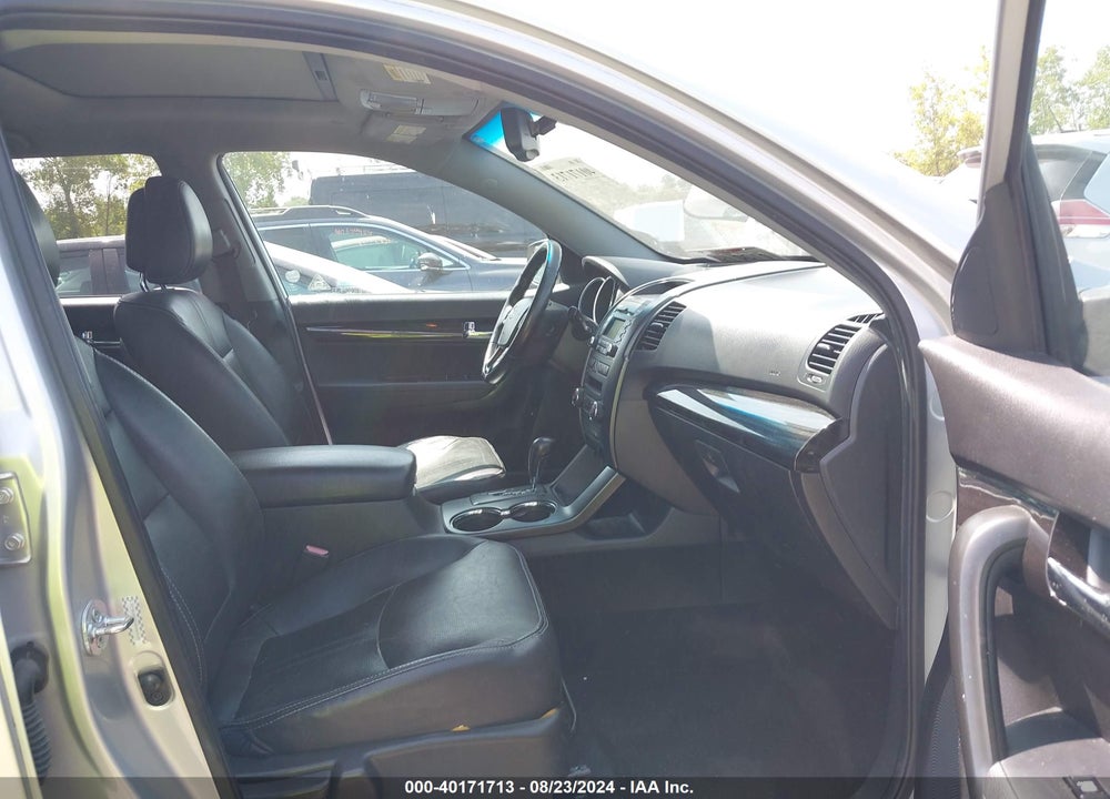 2011 KIA SORENTO EX V6 VIN: 5XYKUDA26BG060138