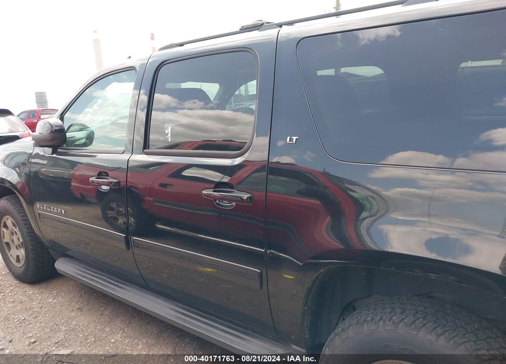 2013 CHEVROLET SUBURBAN 1500 LT VIN: 1GNSKJE72DR143992