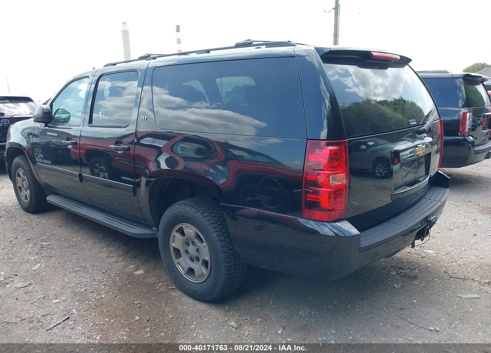 2013 CHEVROLET SUBURBAN 1500 LT VIN: 1GNSKJE72DR143992