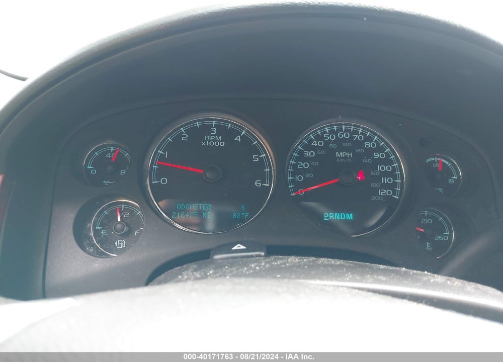 2013 CHEVROLET SUBURBAN 1500 LT VIN: 1GNSKJE72DR143992