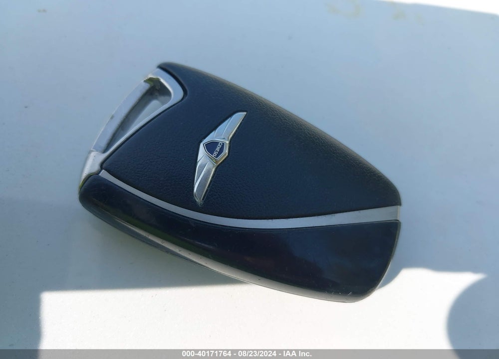 2016 HYUNDAI GENESIS 3.8 VIN: KMHGN4JE3GU122268